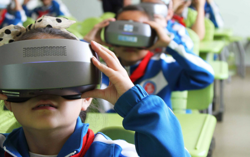 全国政协委员丁磊（网易CEO）提交多份提案，建议将VR、AR用于全民急救教育