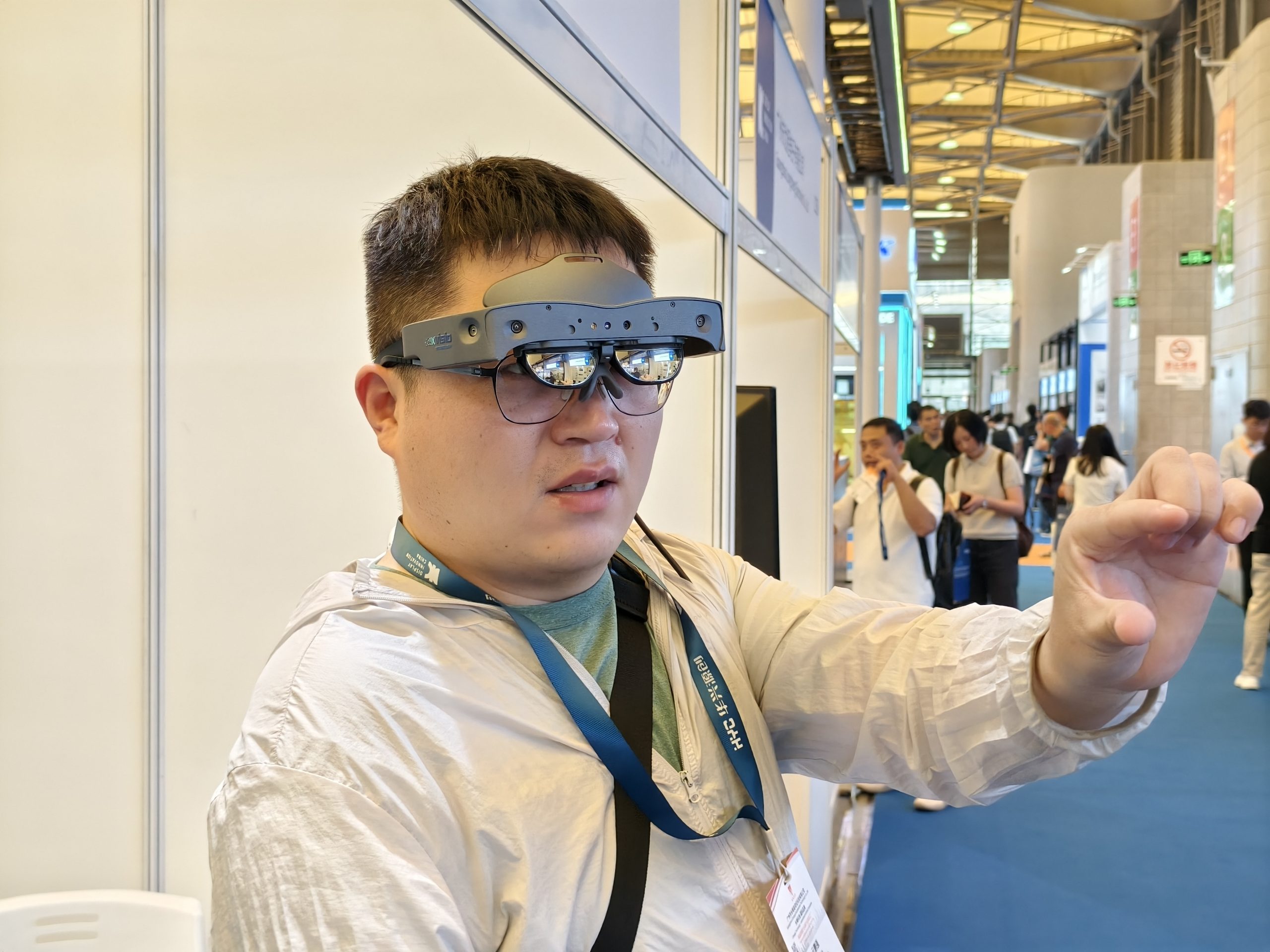 诠视科技重磅展示 SeerLens II B50H MAX|4 目 VSLAM 引爆 XR 空间感知升级